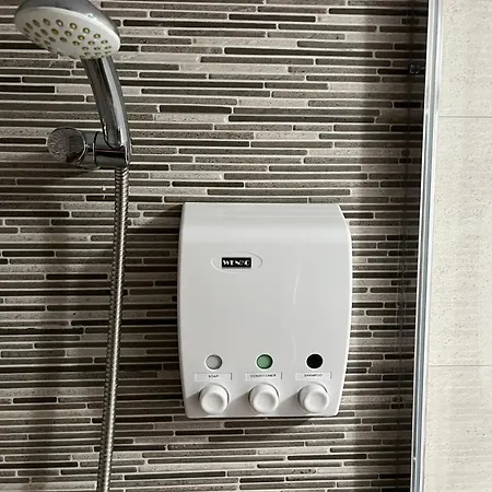 And Sunny * קורלחו